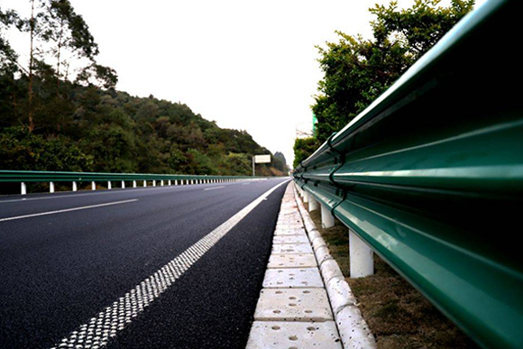 柳州高速公路护栏的常用类型