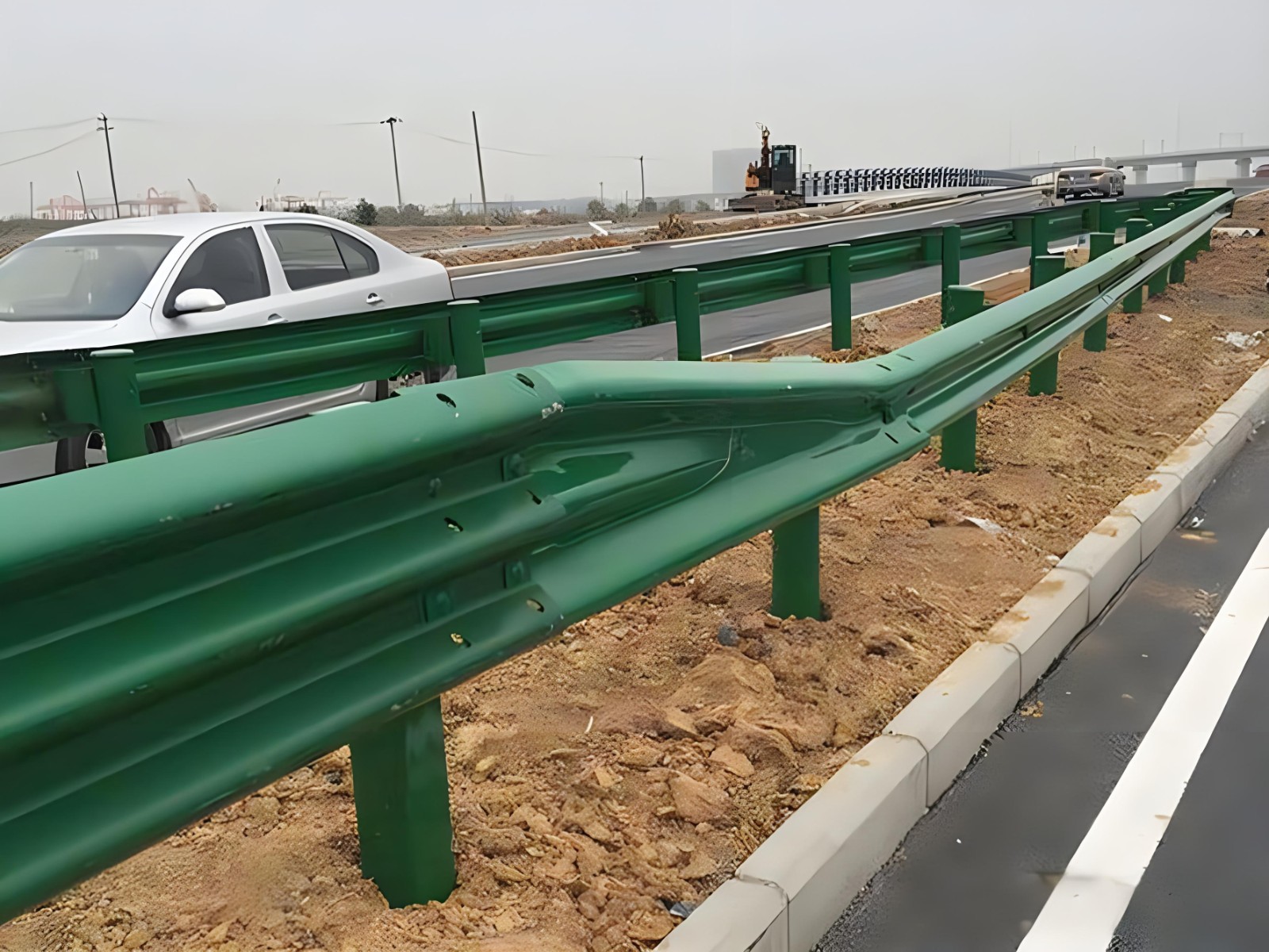 柳州高速波形护栏板日常维护方案确保道路安全新举措